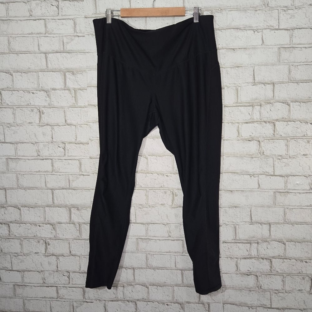 Xersion black joggers